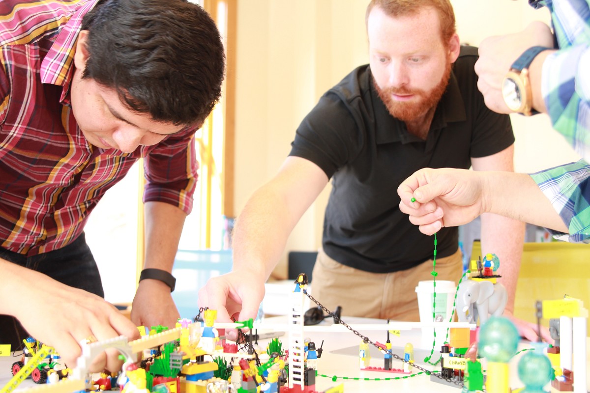 Deconstructing LEGO models