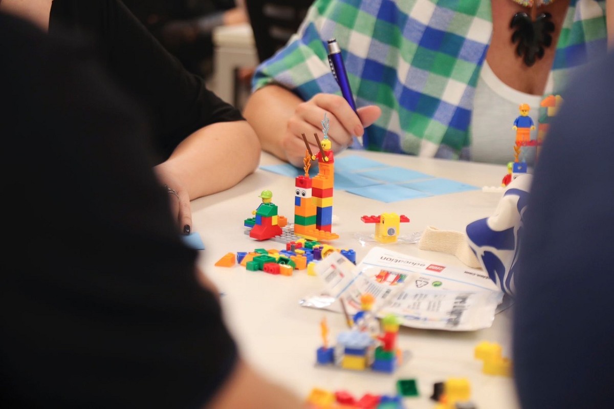 Lego for Team Development, Roberta, Brazil
